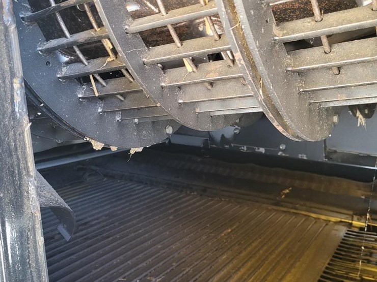 new-holland-cr9040-image-51