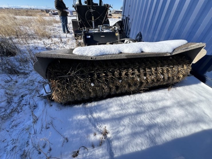 caterpillar-ba118c-angle-broom-image-2