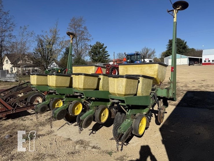 john-deere-7000-image-6