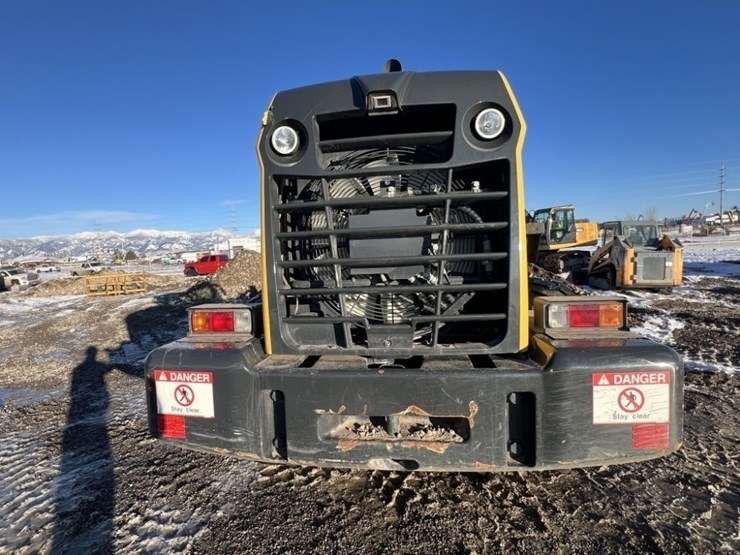 komatsu-wa320-image-4