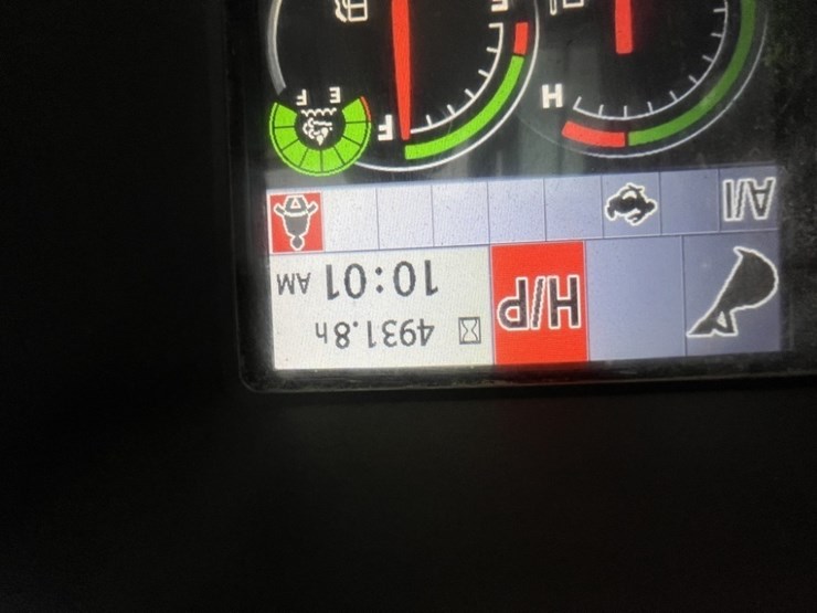 deere-245g-lc-image-16