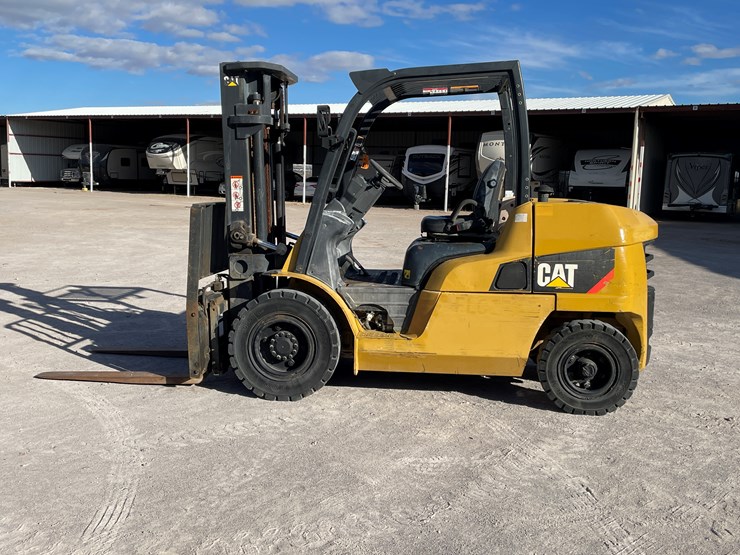 #15-•-2015-cat-forklift-image-8