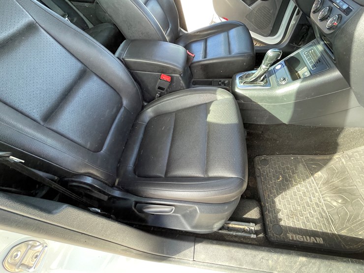 #3-•-volkswagen-tiguan-(nm-title-in-delay)-image-94