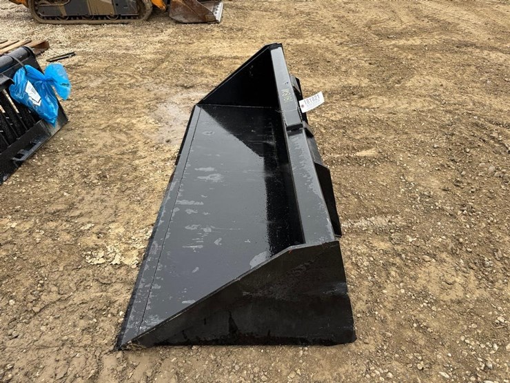 kit-container-90"-skid-steer-bucket-image-6