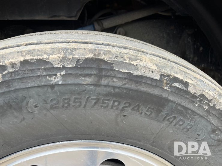 1999-peterbilt-379-image-16