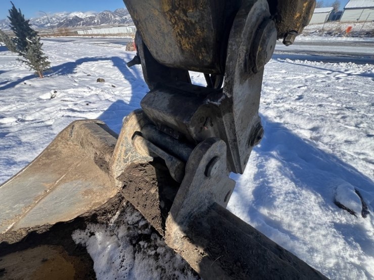 komatsu-pc88mr-11-image-10