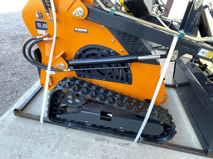 #226-•-mini-skid-steer-loader-image-26