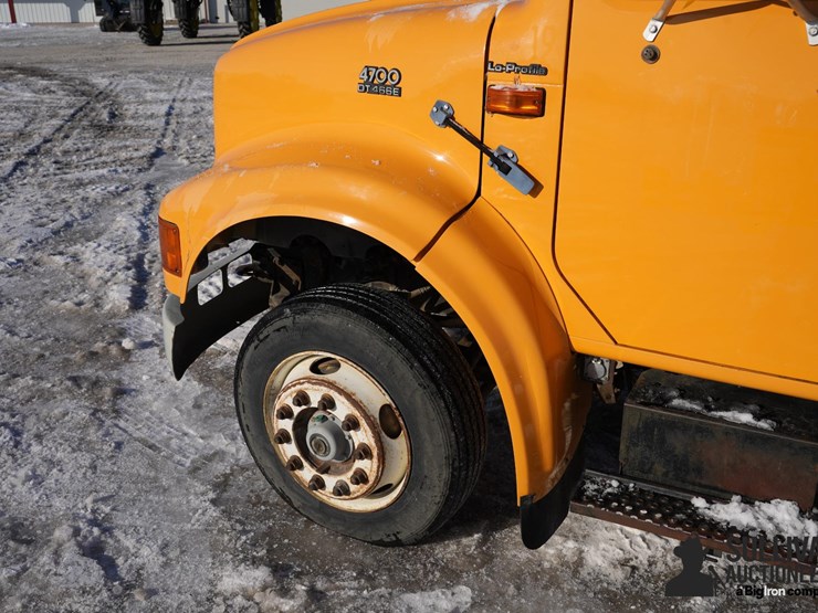 1998-international-4700-image-12