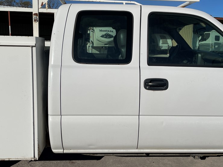 2007-chevrolet-silverado-2500-image-33