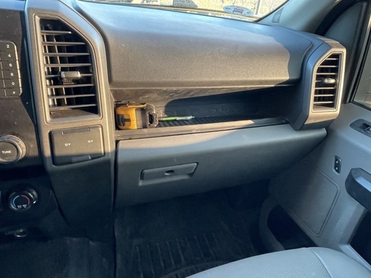 2022-ford-f550-xl-sd-image-27