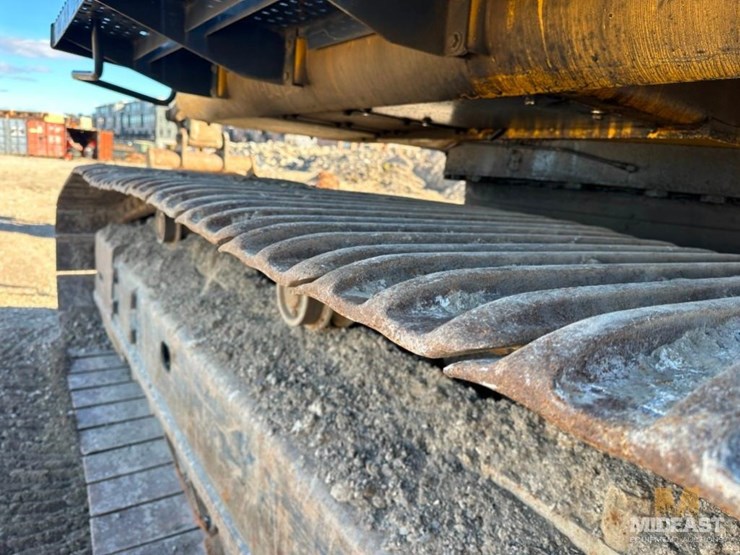 2015-deere-470g-lc-image-16