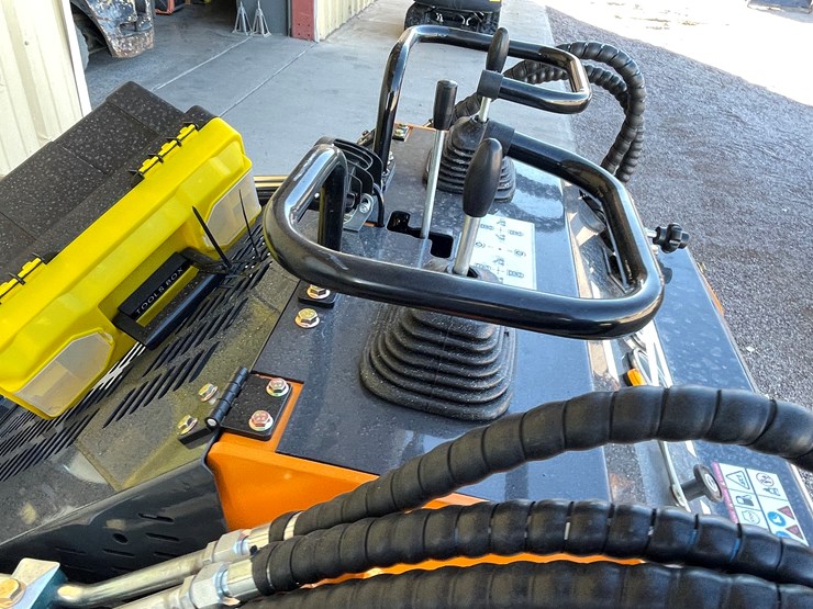 #226-•-mini-skid-steer-loader-image-8