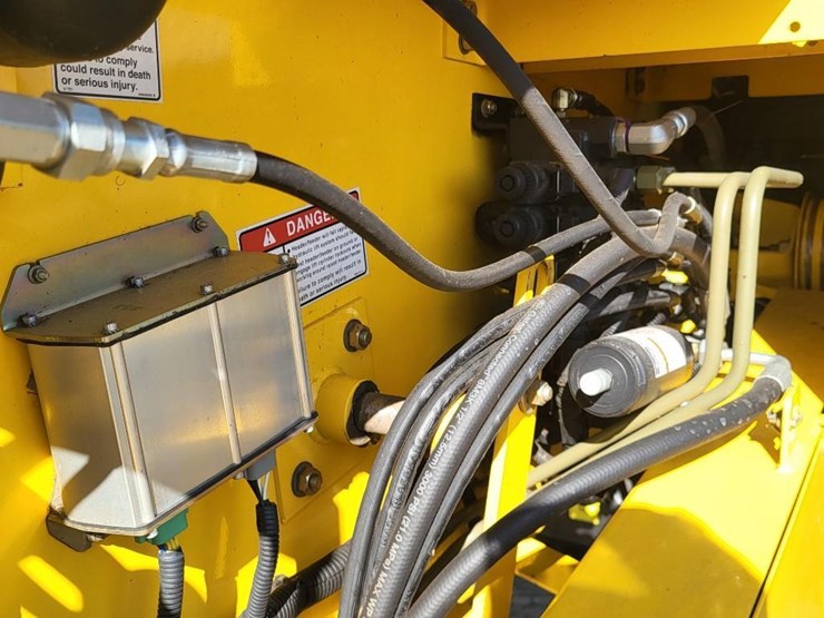 new-holland-cr9040-image-13