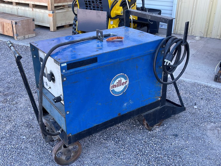#125-•-3-phase-miller-welder-power-supply-image-1