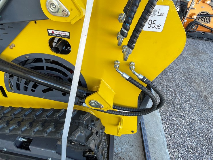 #223-•-mini-skid-steer-loader-image-11