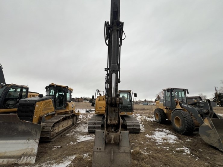 deere-245g-lc-image-8