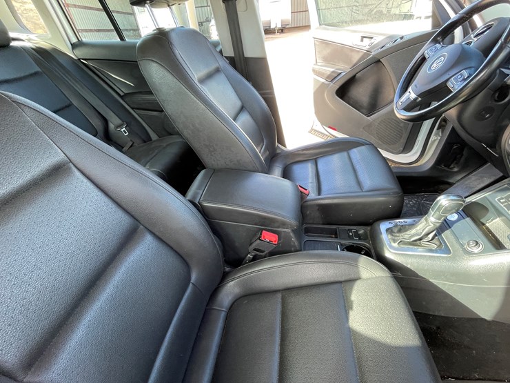 #3-•-volkswagen-tiguan-(nm-title-in-delay)-image-97