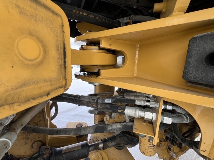 2014-caterpillar-930k-image-12