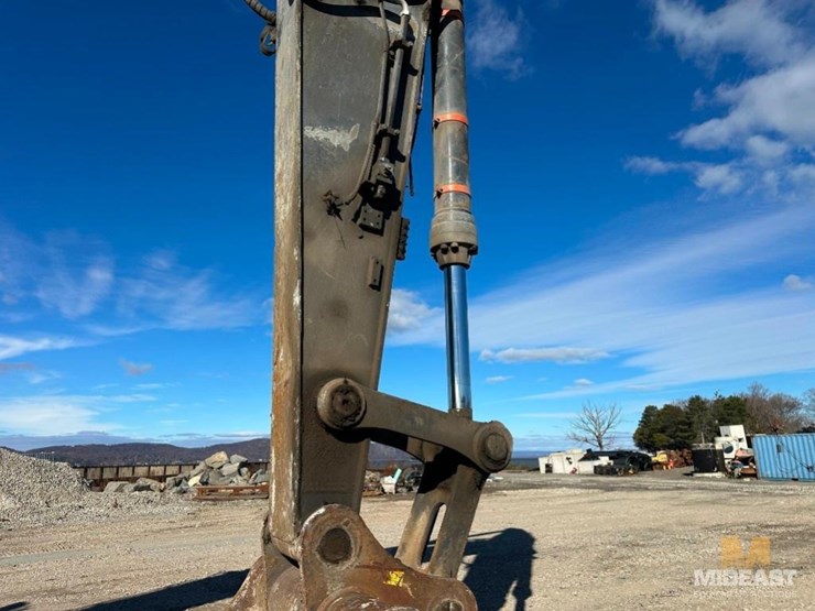 2015-deere-470g-lc-image-13