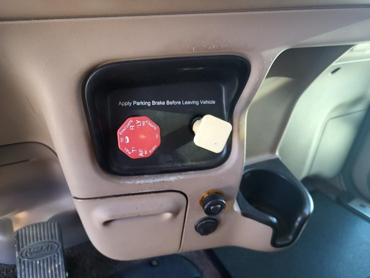 peterbilt-389-image-64