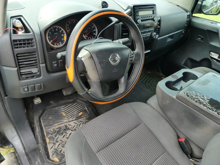 2013-nissan-titan-image-13