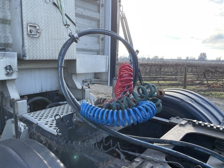 2010-kenworth-t800-image-25