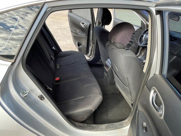 #4-•-2013-nissan-sentra-(has-nm-title)-image-100