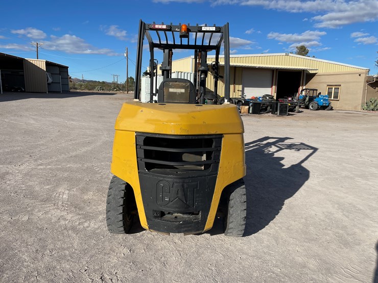 #15-•-2015-cat-forklift-image-6