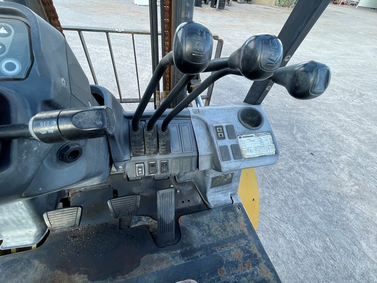 #15-•-2015-cat-forklift-image-66