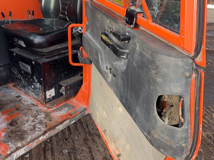 2015-jlg-g10-55a-image-34