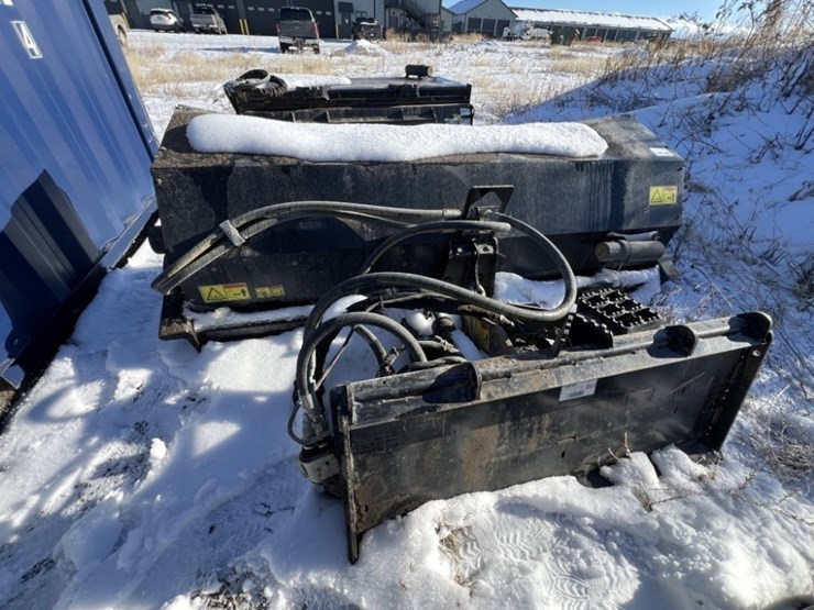 caterpillar-ba118c-angle-broom-image-5