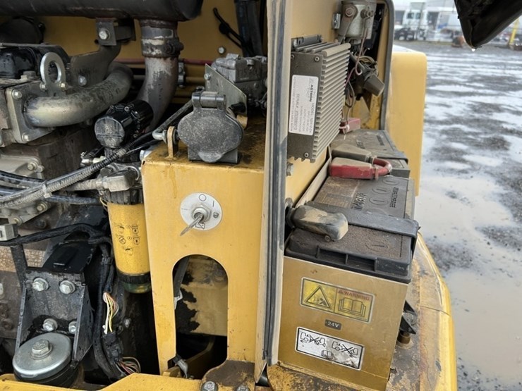 2011-caterpillar-it14g-wheel-loader-image-24