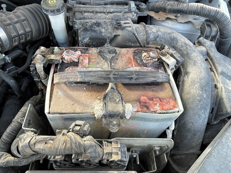 #4-•-2013-nissan-sentra-(has-nm-title)-image-125