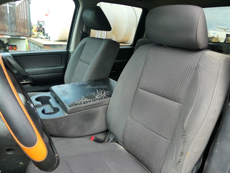 2013-nissan-titan-image-11