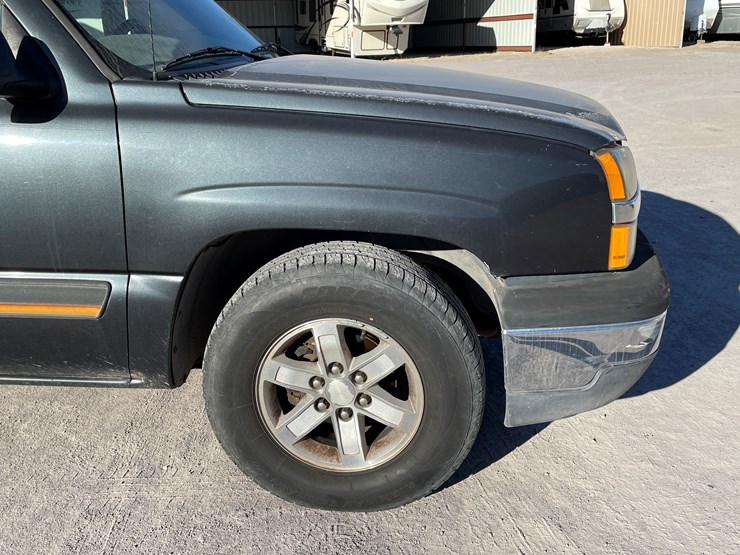 #5-•-2003-chevy-silverado-truck-(has-az-title)-image-28