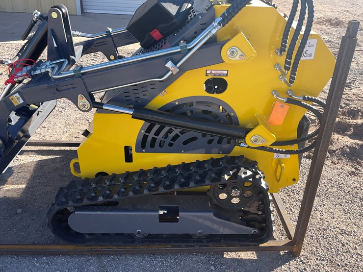 #224-•-mini-skid-steer-loader-image-26