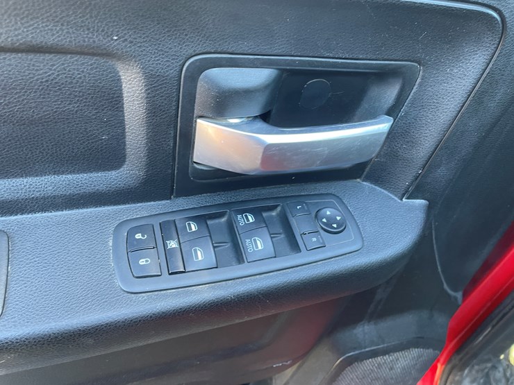 2019-dodge-ram-2500-image-24