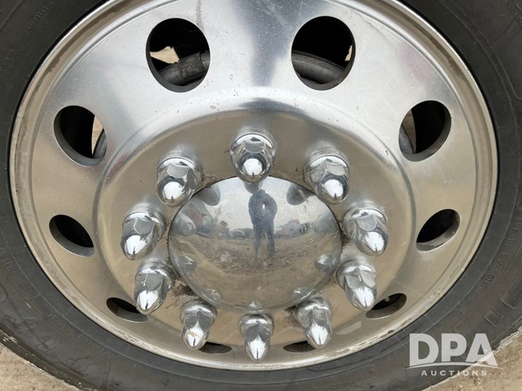 1999-peterbilt-379-image-17