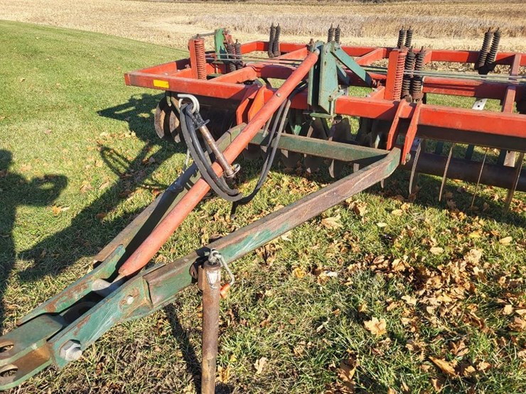 brillion-9-shank-soil-saver-image-34