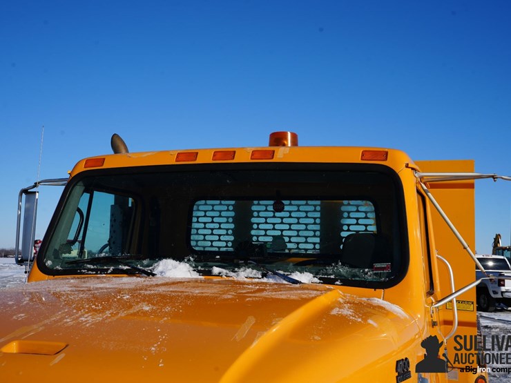 1998-international-4700-image-11