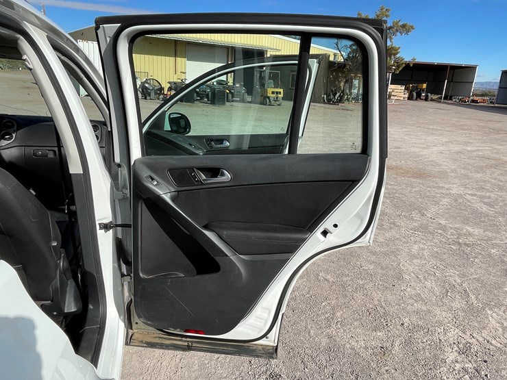 #3-•-volkswagen-tiguan-(nm-title-in-delay)-image-51