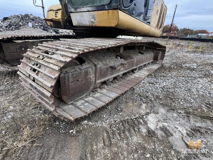 2010-200d-excavator-xx12078-image-14