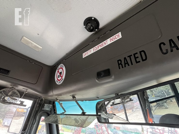 2015-thomas-saf-t-liner-c2-image-16