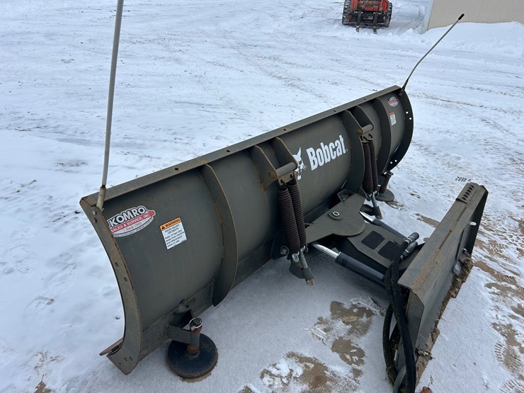 #4682-•-bobcat-snow-plow-image-2