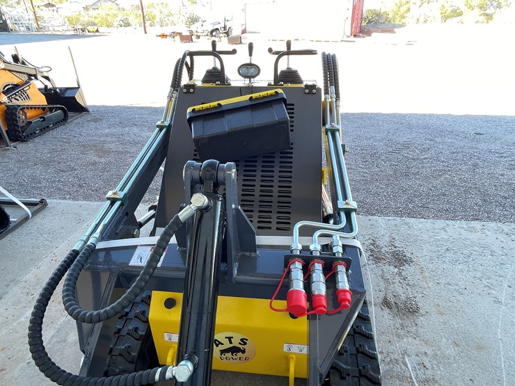 #223-•-mini-skid-steer-loader-image-5
