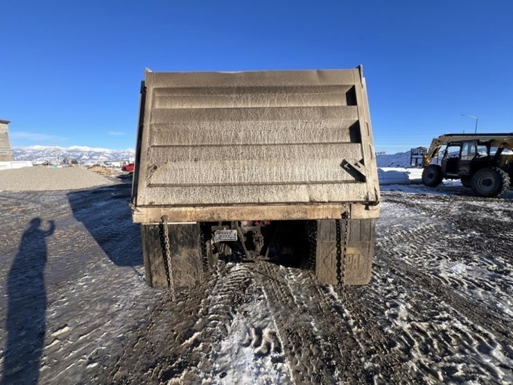 2020-peterbilt-389-image-4