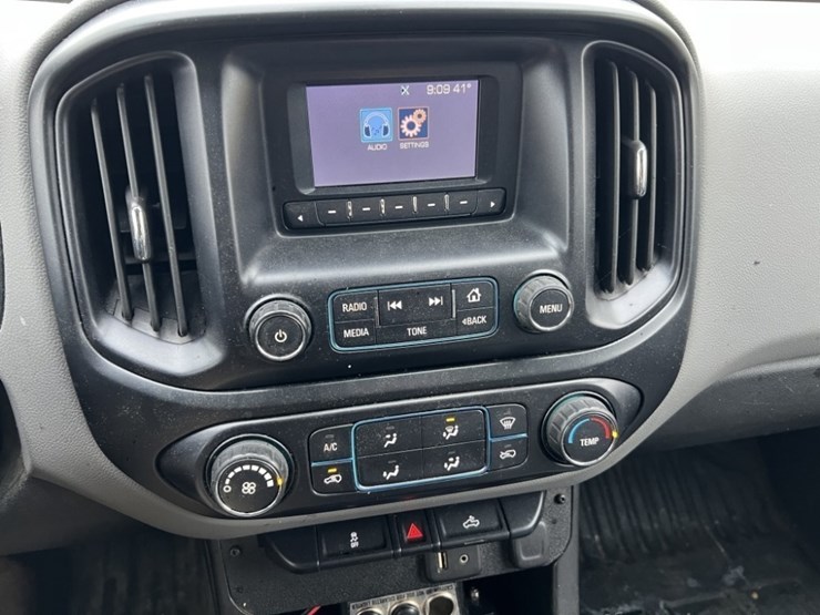 2015-chevrolet-colorado-image-29