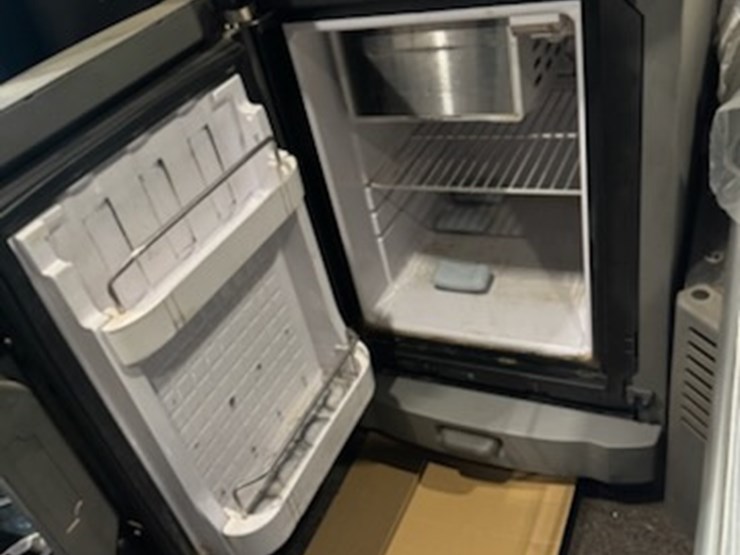 2016-peterbilt-579-image-17