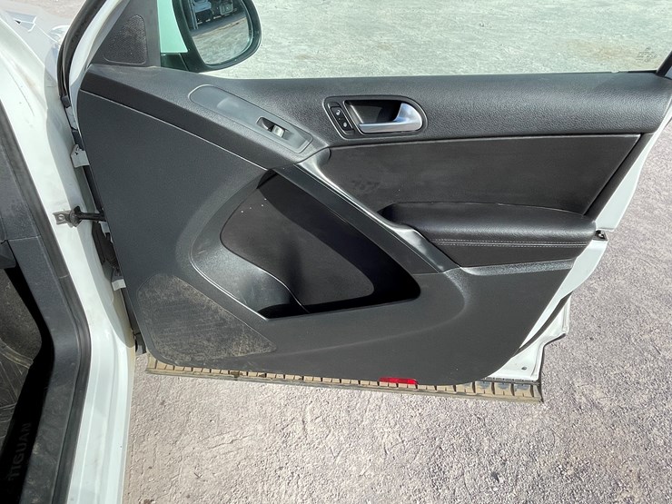 #3-•-volkswagen-tiguan-(nm-title-in-delay)-image-50