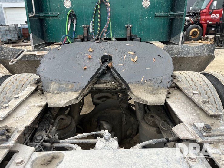 1999-peterbilt-379-image-35